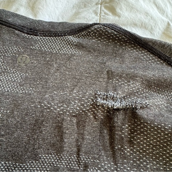 Men’s Lululemon Running Tshirt - Picture 5 of 7